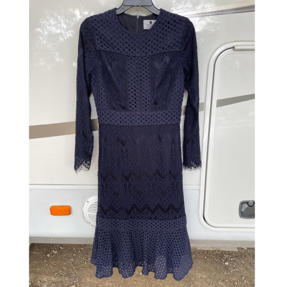 Dainty jewells navy sweet peony dress